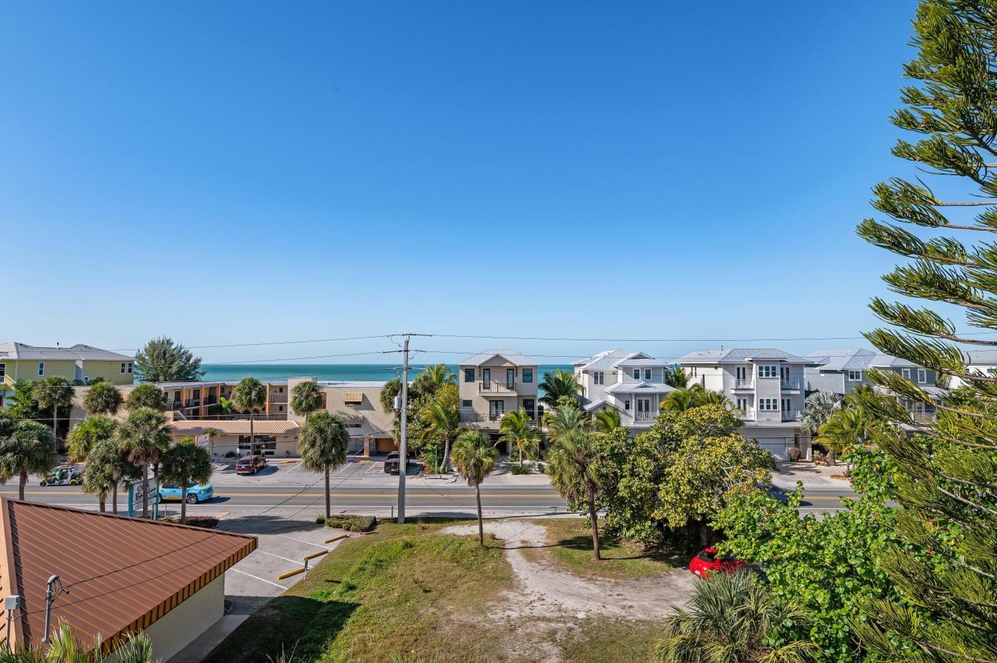 Ocean Star! 7 Bdrms, 7 Baths! Beaches Less Than 5Min Walk To Beach! Villa Holmes Beach Exterior photo